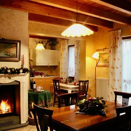 Lucy Бардоліно