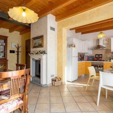 Lucy Готель типу 