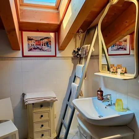 Lucy Готель типу 