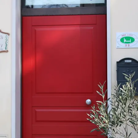 Couette-café Lucy 4*